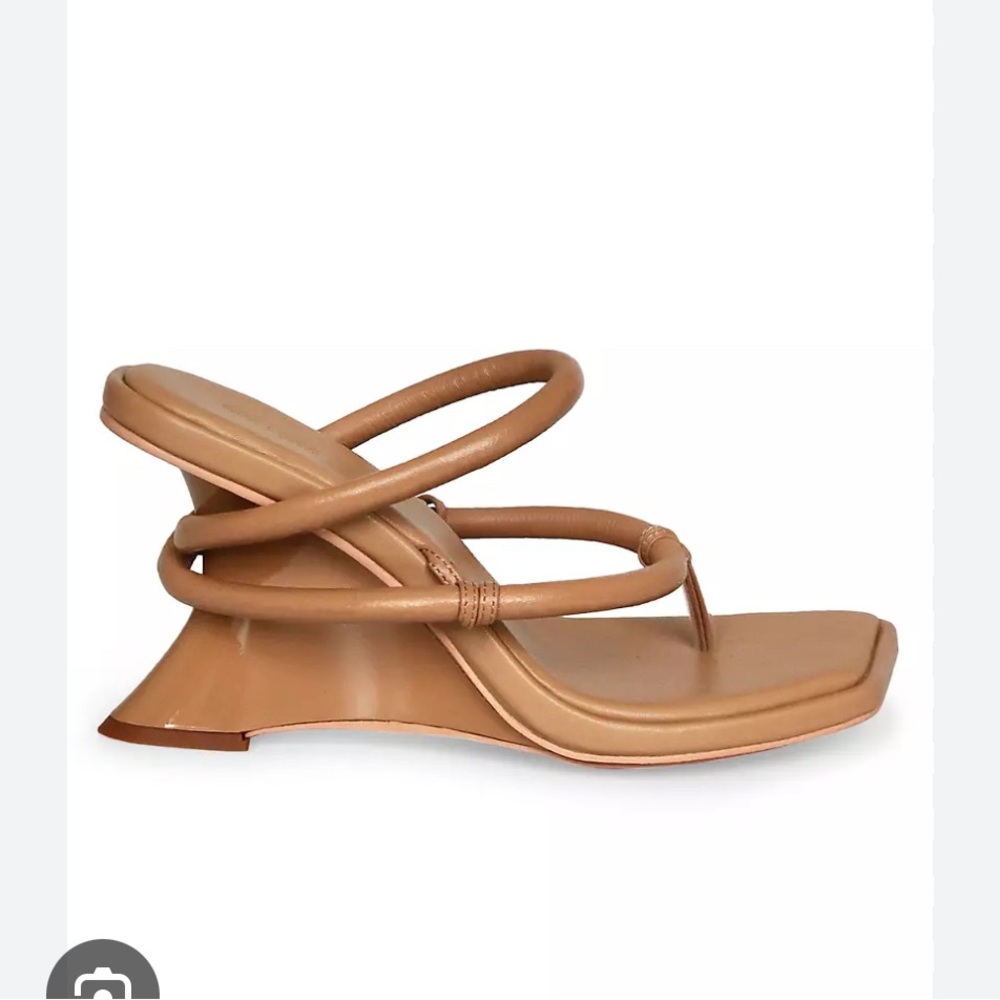 AM:PM Samirah Wedge Sandals!